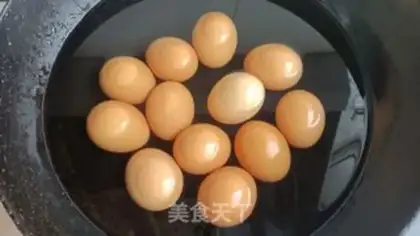 Make Five spicy tea eggs step 1