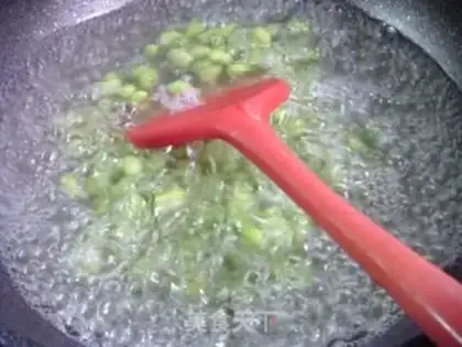 Make Five flowers white and fried beans step 4