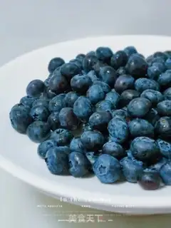 Make Homemade blueberry jam step 2