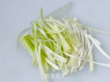Make Onions and eggs step 4