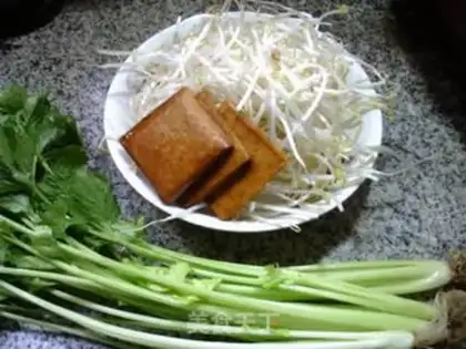 Make Green bean sprouts step 0