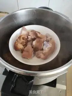 Make Lemon pig hand step 2