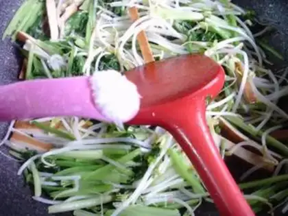 Make Green bean sprouts step 7