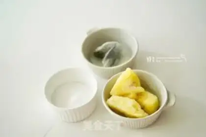 Make pineapple tops are frozen step 0
