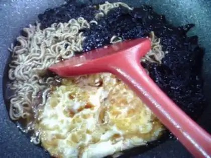 Make The vealed eggnog noodles step 5