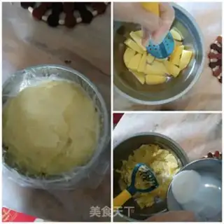 Make Mashed milk potatoes with tomato soup step 1