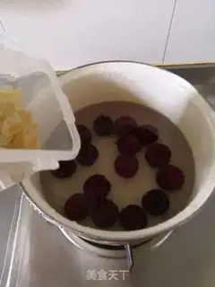 Make pineapple tops are frozen step 3