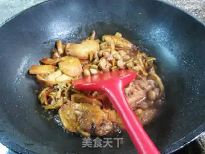 Make The peanut-meat roasted a sour chicken in the wings step 11