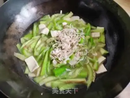 Make Smelt shrimp tofu soup step 4