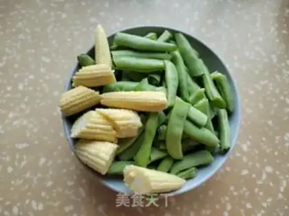 Make Garlic pumpkin four season beans step 1
