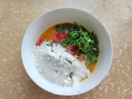 Make Tomato eggcake step 4