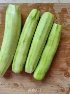 Make Salted cucumber step 1
