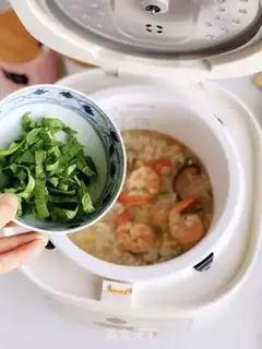 Make Seafood and vegetable porridge step 5