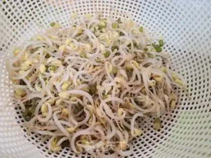 Make Green bean sprouts step 1