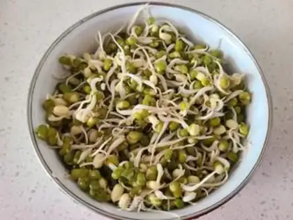 Make Green bean sprouts step 0