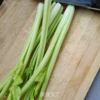 Make Celery beef step 0