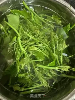 Make Garlic broccoli step 1
