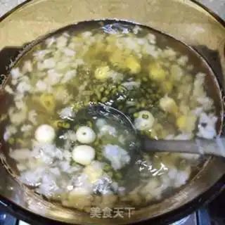 Make Lotus green bean silver ear soup step 6