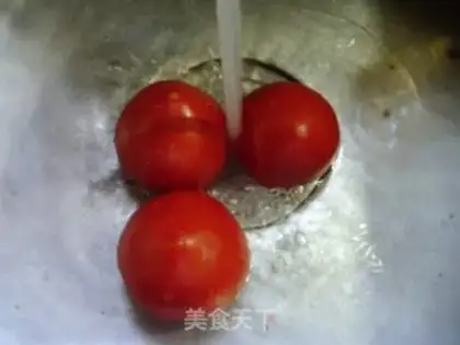 Make Tomato eggs and noodles step 1