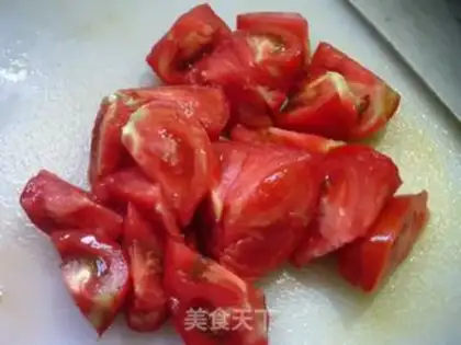 Make Tomato eggs and noodles step 2