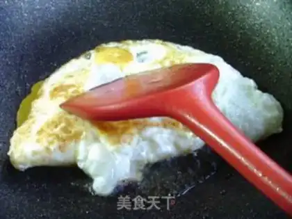 Make Tomato eggs and noodles step 3