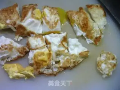 Make Tomato eggs and noodles step 4