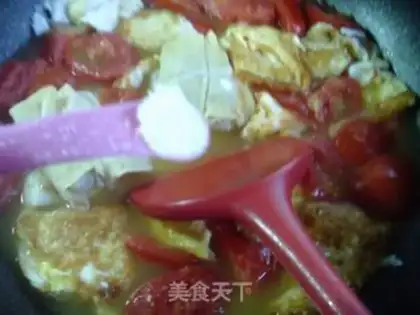 Make Tomato eggs and noodles step 7