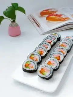 Make Sushi with pine ham and vegetables step 0