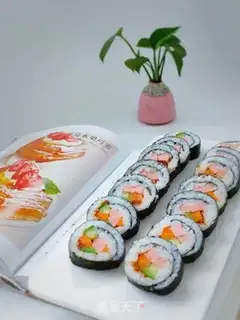 Make Sushi with pine ham and vegetables step 7