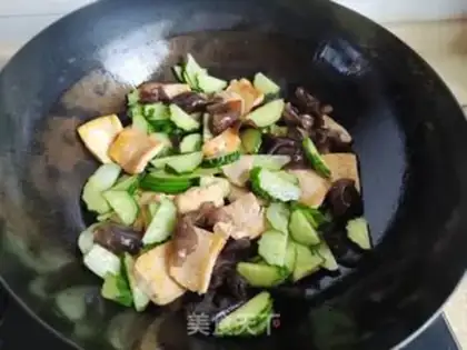 Make Black cucumber tofu step 4