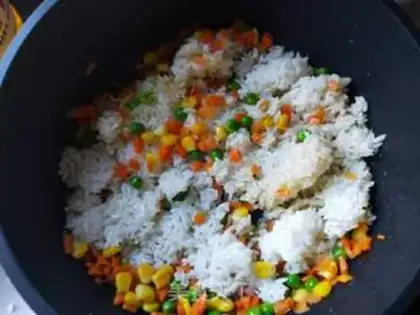 Make Eel fried rice step 5