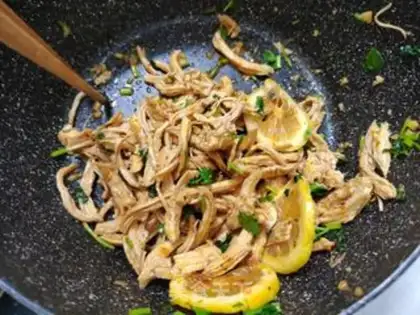 Make Spicy hands tore chickens step 6