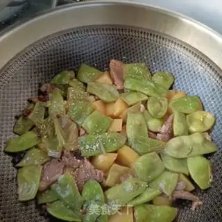 Make Beef stew and potatoes step 11