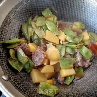 Make Beef stew and potatoes step 12