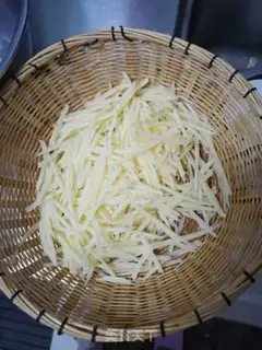 Make Clear the potato silk step 0