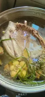 Make Tasty hands tore chicken step 4