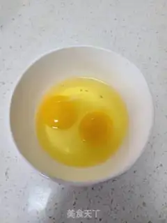 Make Scrambled eggs step 2