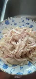 Make Tasty hands tore chicken step 6