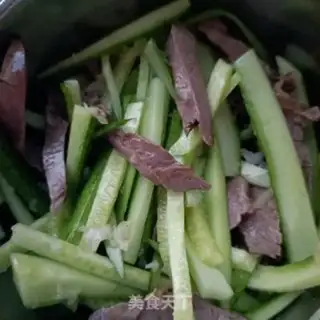 Make The cucumber with the pig