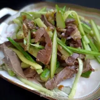 Make The cucumber with the pig