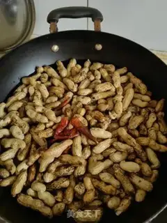 Make Spicy peanuts step 3
