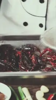 Make Spicy garlic lobster step 1