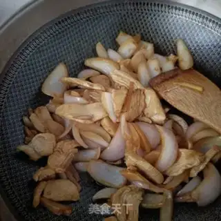 Make Onion fried chicken chest step 12