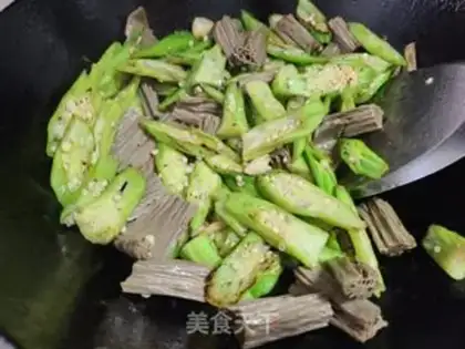 Make Autumn fried black tofu step 3