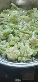 Make Meatloaf and broccoli step 4