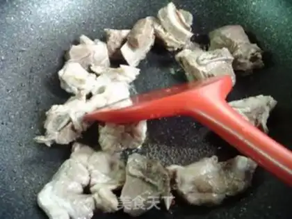 Make Eggs are white-burned ribs step 4