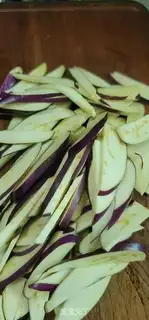 Make Chili garlic paste fried eggplant step 1