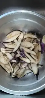 Make Chili garlic paste fried eggplant step 4