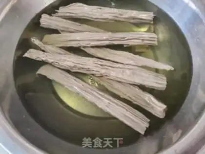 Make cucumbers for black tofu step 1