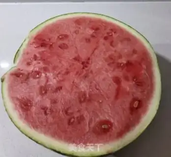 Make Creative spiral watermelon omelet step 1